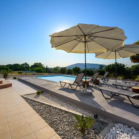 El Paradiso Villa *
